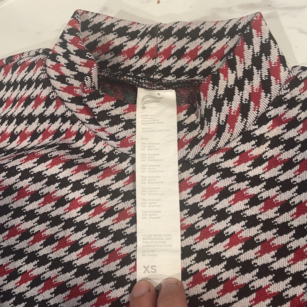 Fabletics Crop - Picture 3 of 3